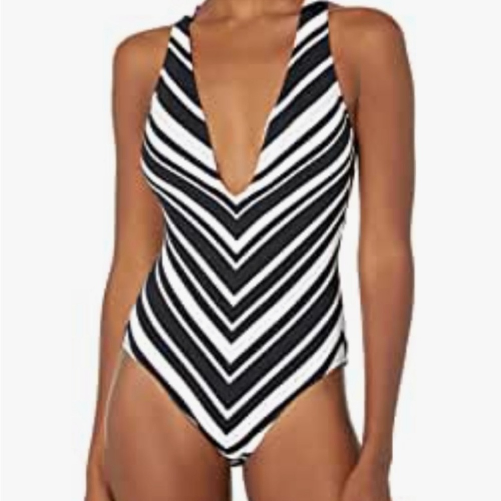 Never Worn La Blanca Mio Swimsuit with plunging neck and Chevron print. size 12